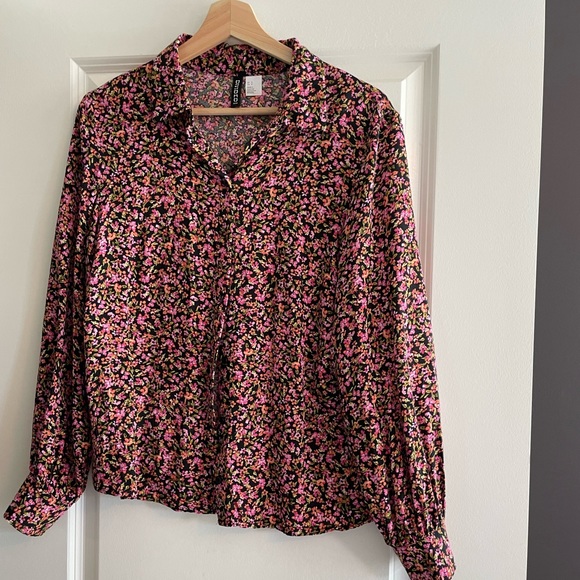 Floral button down blouse - Picture 1 of 3
